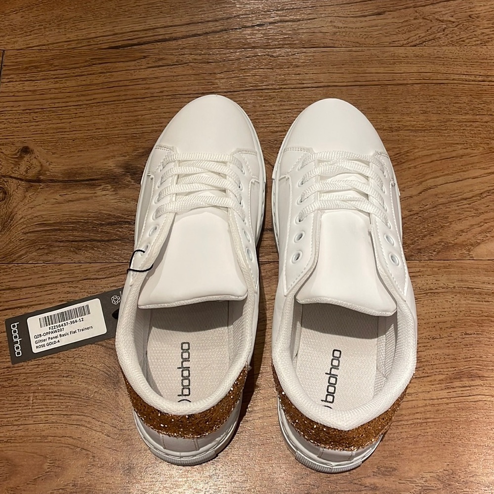 New With Tags Boohoo Glitter Basic Flat Trainers
